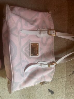 Louis Vuitton purse